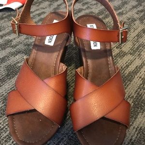 **NEW Brown Steve Madden Wedges